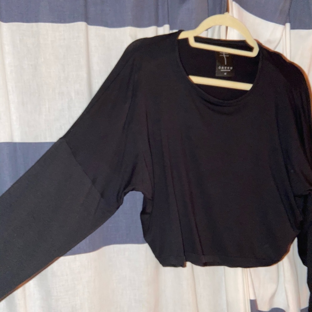 Orttu Fiji Crop Top Long-Sleeve Tee